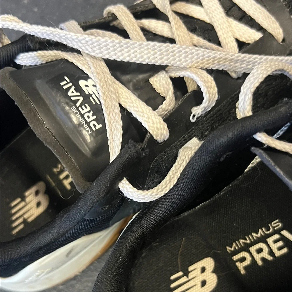 New Balance Black and White Minimus Shoes Gum Vibram soles! - Picture 2 of 9